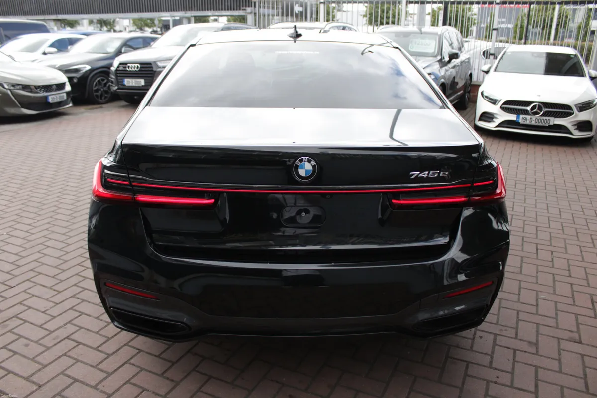 2025 BMW 745E PAN-ROOF 4DR SALOON AUTOMATIC - Image 5