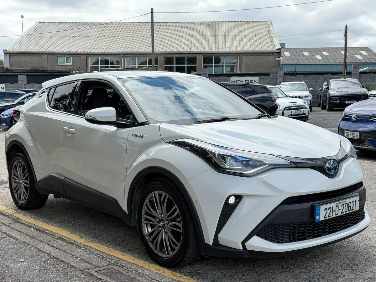 2022 Toyota C-HR..REAR CAMERA..HEATED SEATS - Image 6
