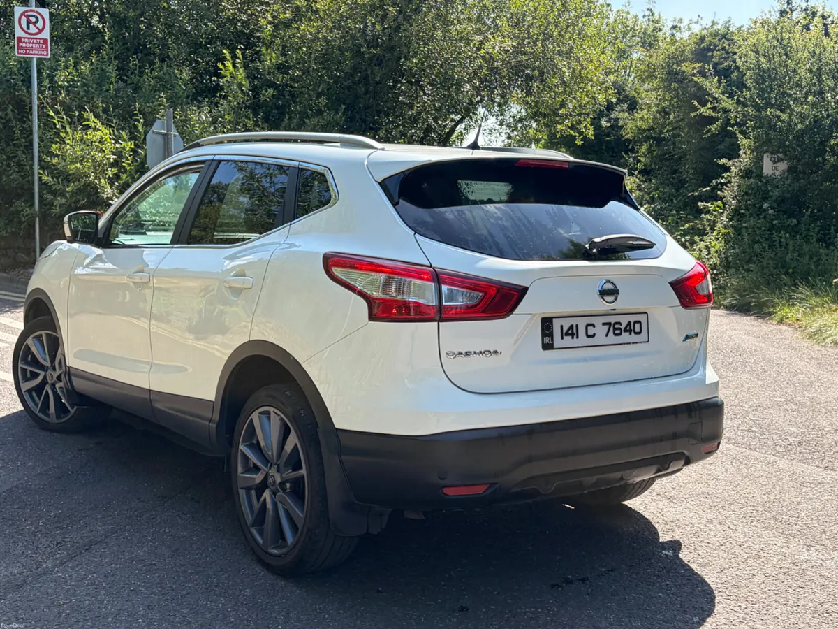 Nissan Qashqai 2014 *TOP SPEC LOW MILEAGE - Image 3