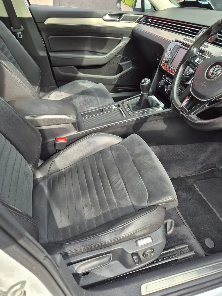 Volkswagen Passat 2017 - Image 6