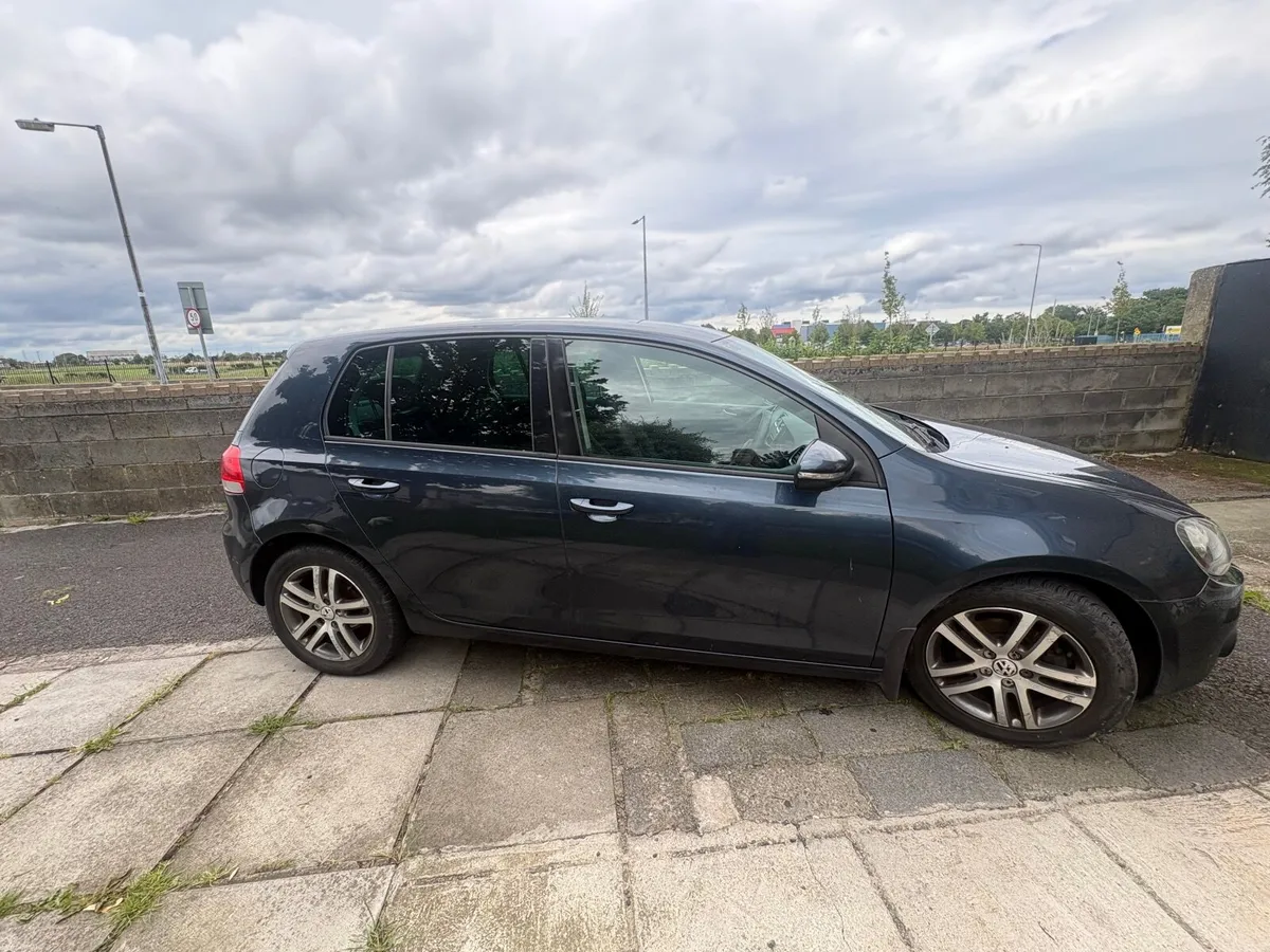 Volkswagen Golf 2010 - Image 1
