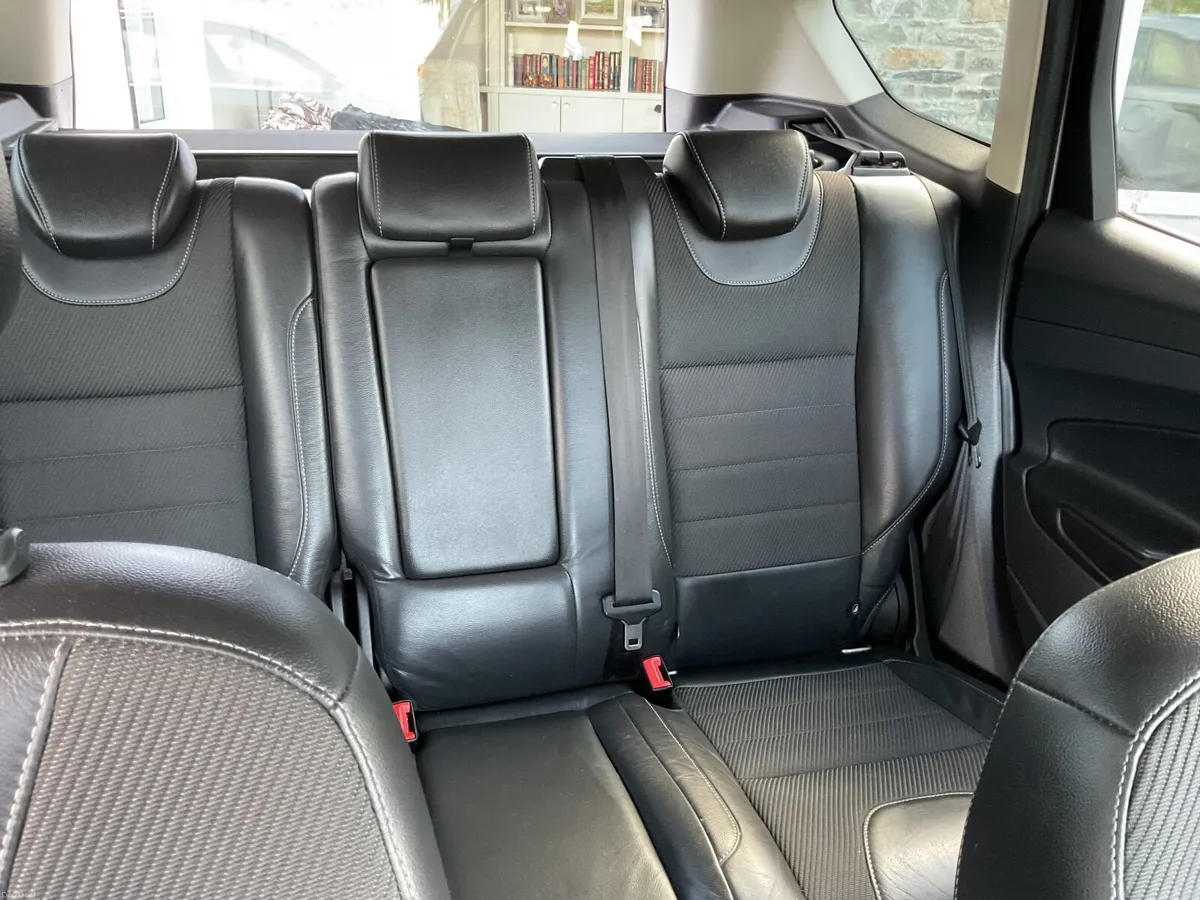 Ford Kuga 2016 - Image 2