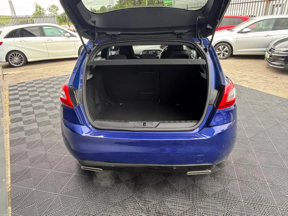 Peugeot 308 Peugeot 308 gt-line , 1.2 petrol, auto - Image 4