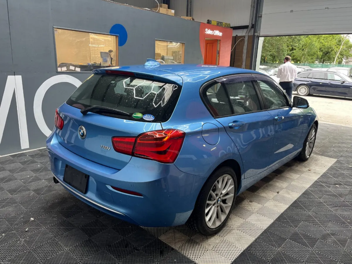 BMW 1-Series 2018 BMW 118I FASHIONISTA 1.5 AUTOMAT - Image 2