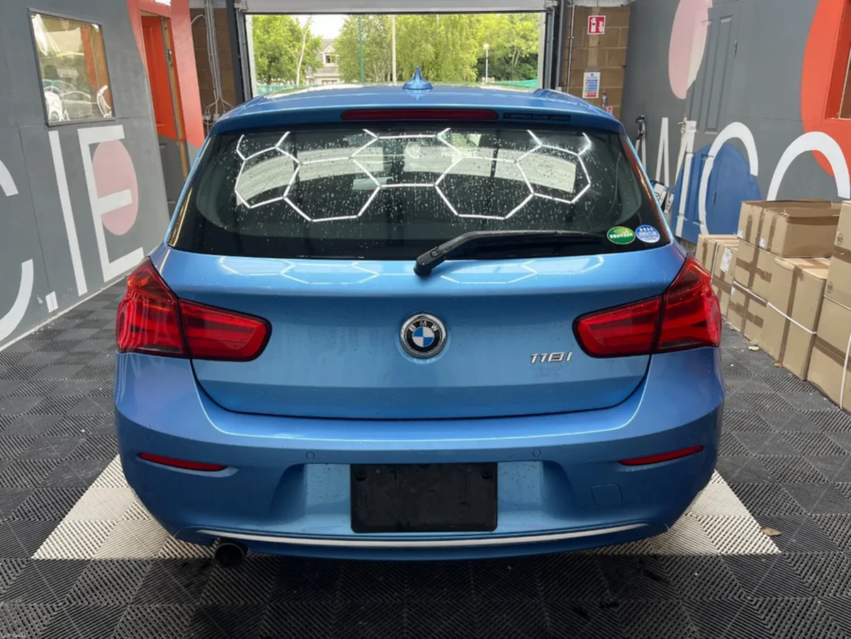 BMW 1-Series 2018 BMW 118I FASHIONISTA 1.5 AUTOMAT - Image 3