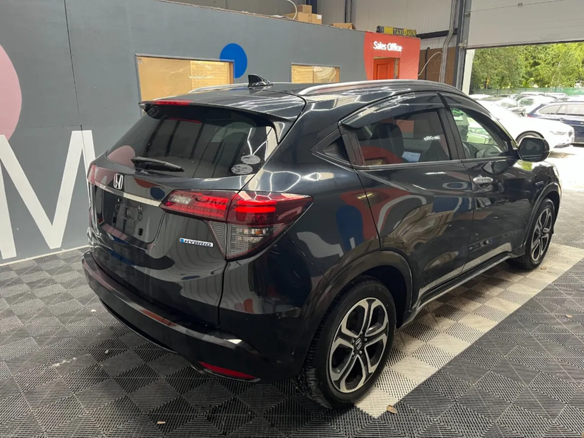 Honda Vezel 2018 HONDA VEZEL HYBRID Z 1.5 AUTOMATI - Image 2