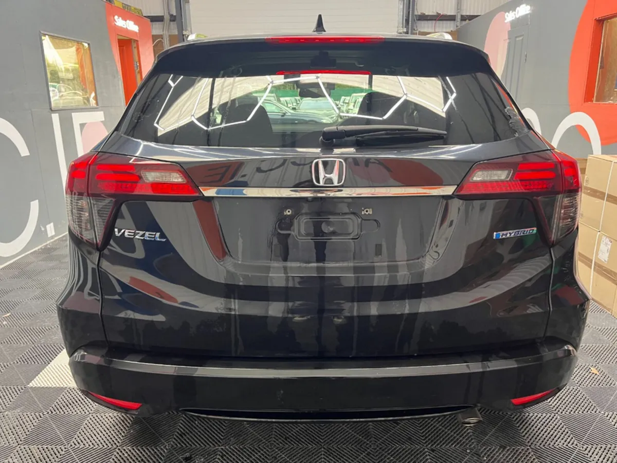 Honda Vezel 2018 HONDA VEZEL HYBRID Z 1.5 AUTOMATI - Image 3