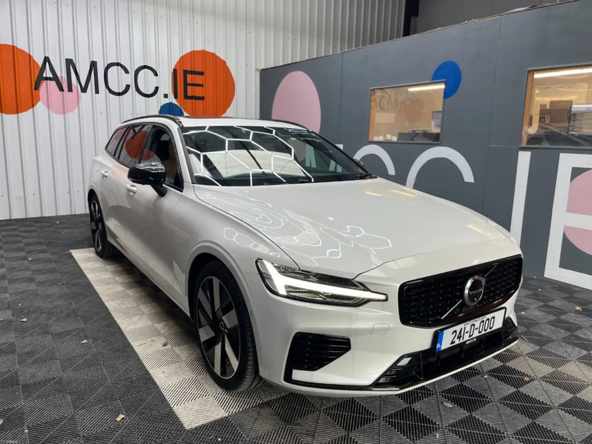 Volvo V60 2024 VOLVO V60 T6 PLUG-IN 2.0 AUTOMATIC - Image 1