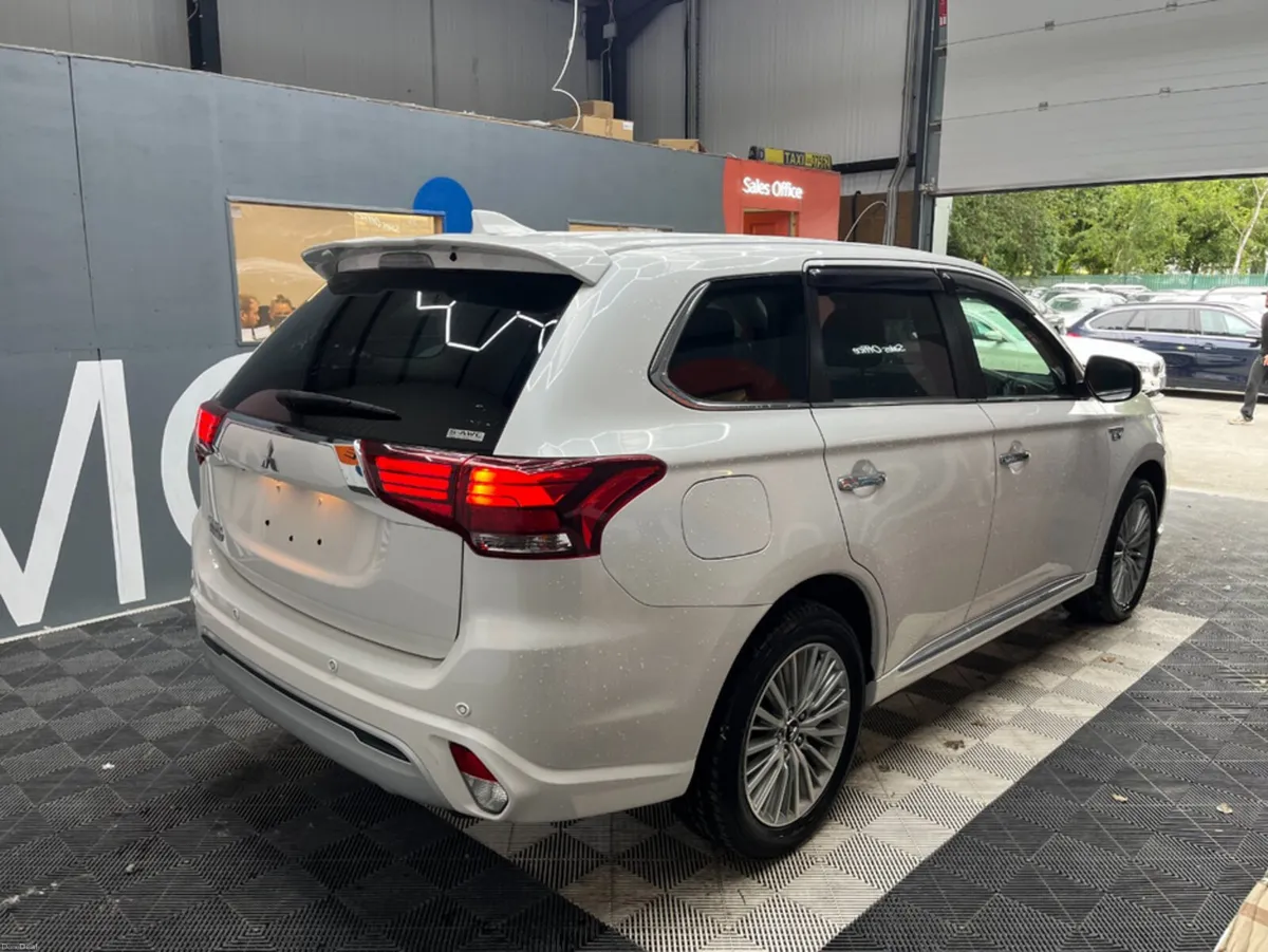 Mitsubishi Outlander 2018 MITSUBISHI OUTLANDER G P - Image 2