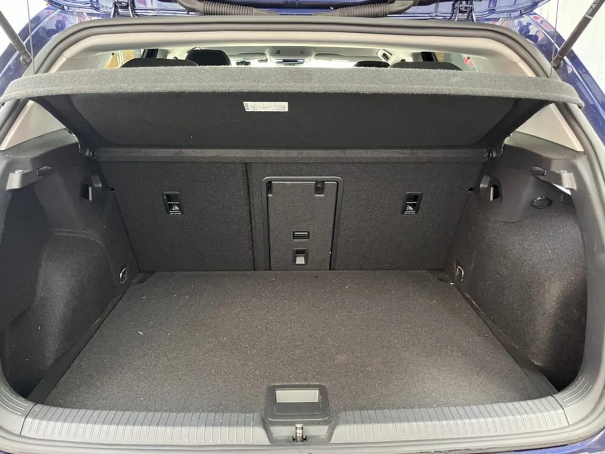 Volkswagen Golf 2023 VOLKSWAGEN GOLF TDI STYLE 2.0 - Image 6