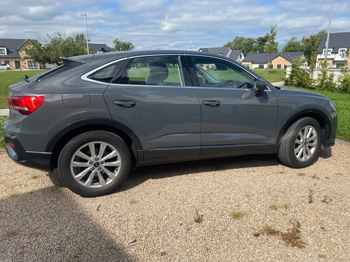 Audi Q3 SB - Image 2