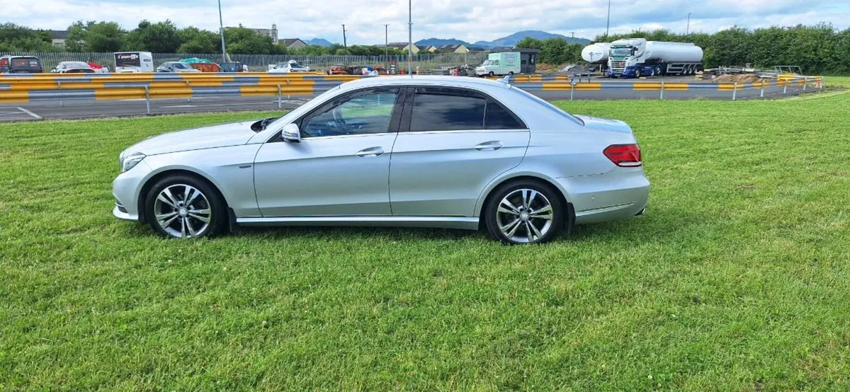 Car - Image 4
