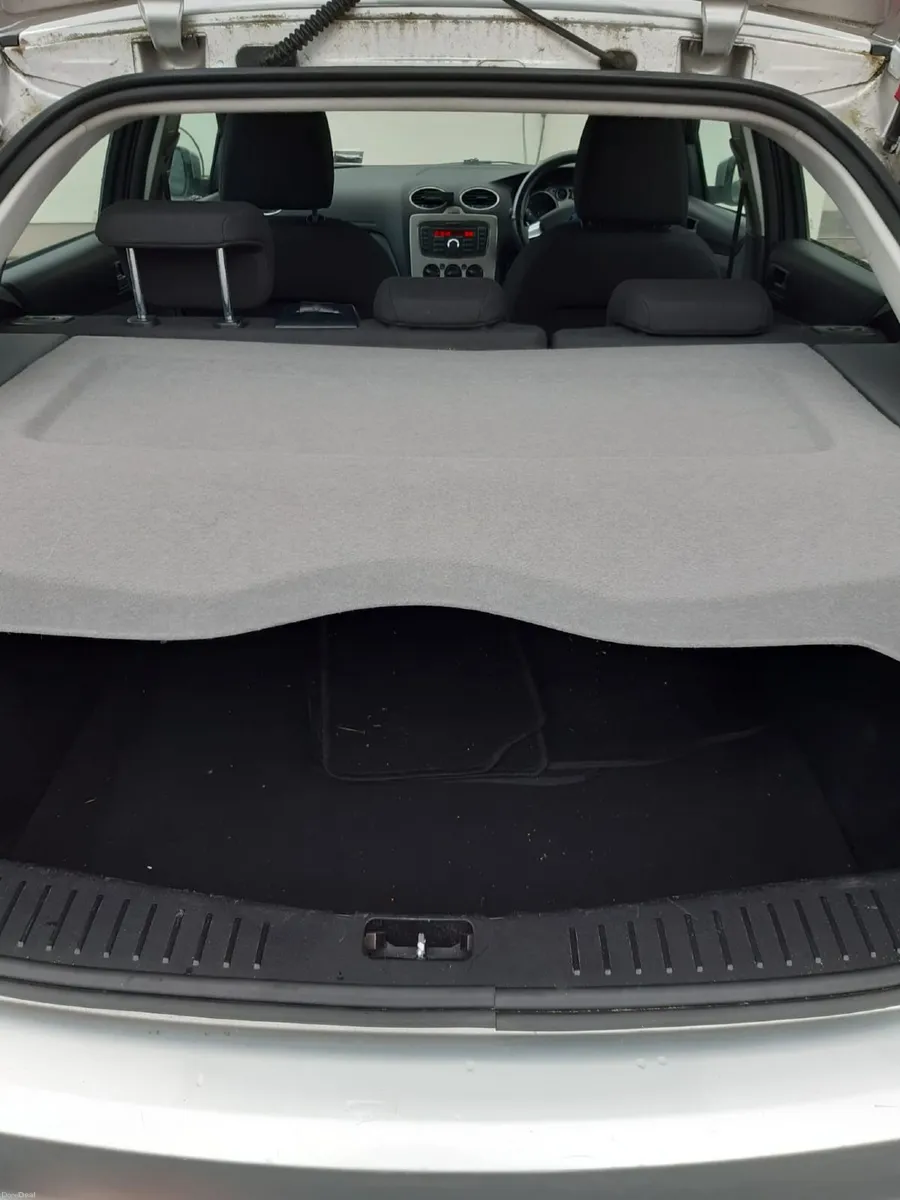 Ford Focus 2010 - Image 3