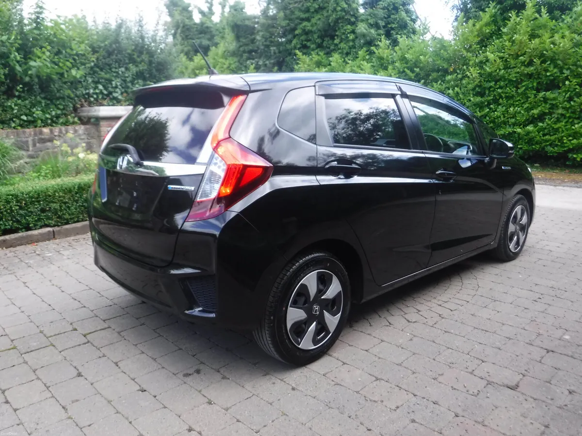 HONDA FIT 1.5 AUTO HYBRID L-SPEC HALF LEATEHER - Image 3