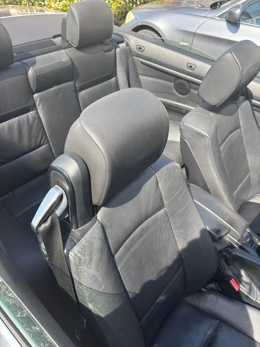 BMW Convertible 320i E93 Grey - Image 3