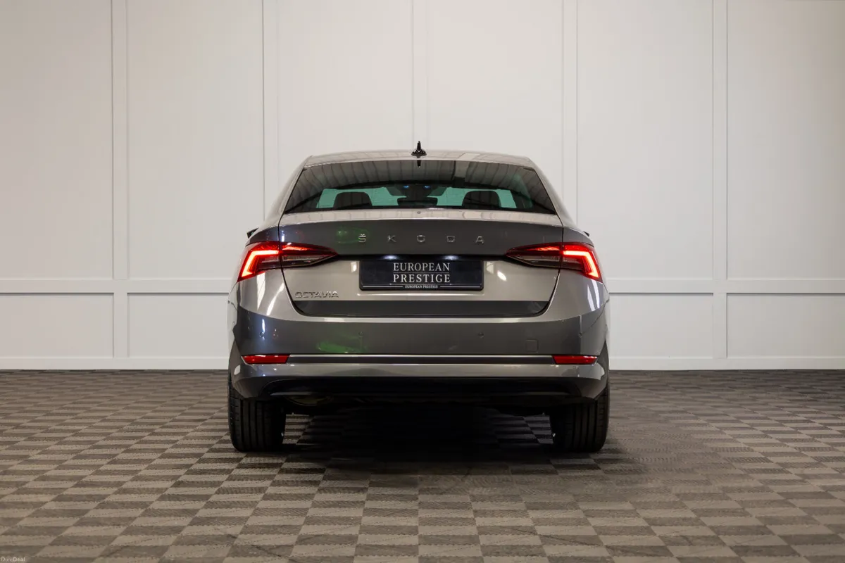 232 Skoda Octavia SE L - Image 5