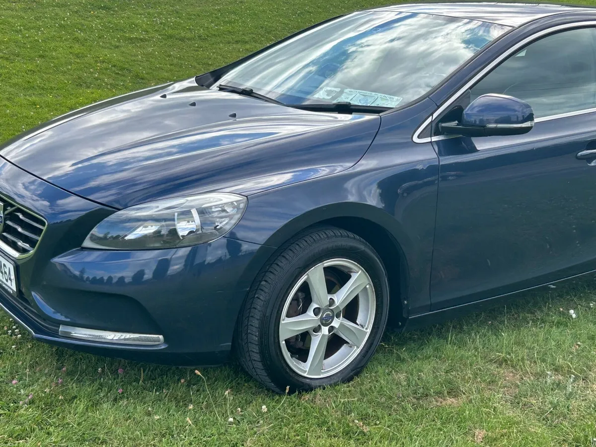 Volvo V40 2015 - Image 4