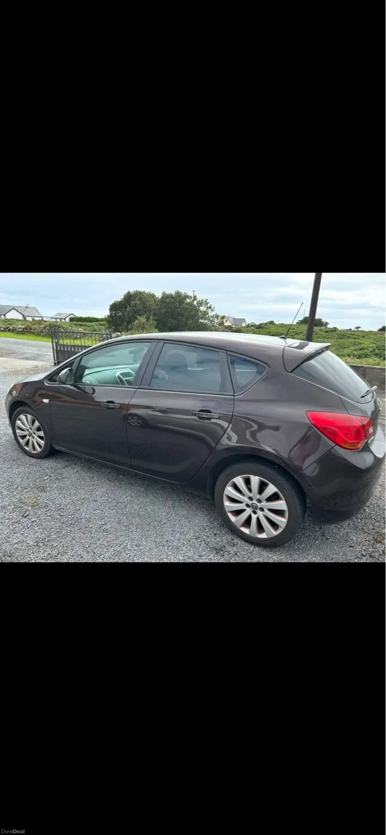 2013 Opel Astra - Image 1