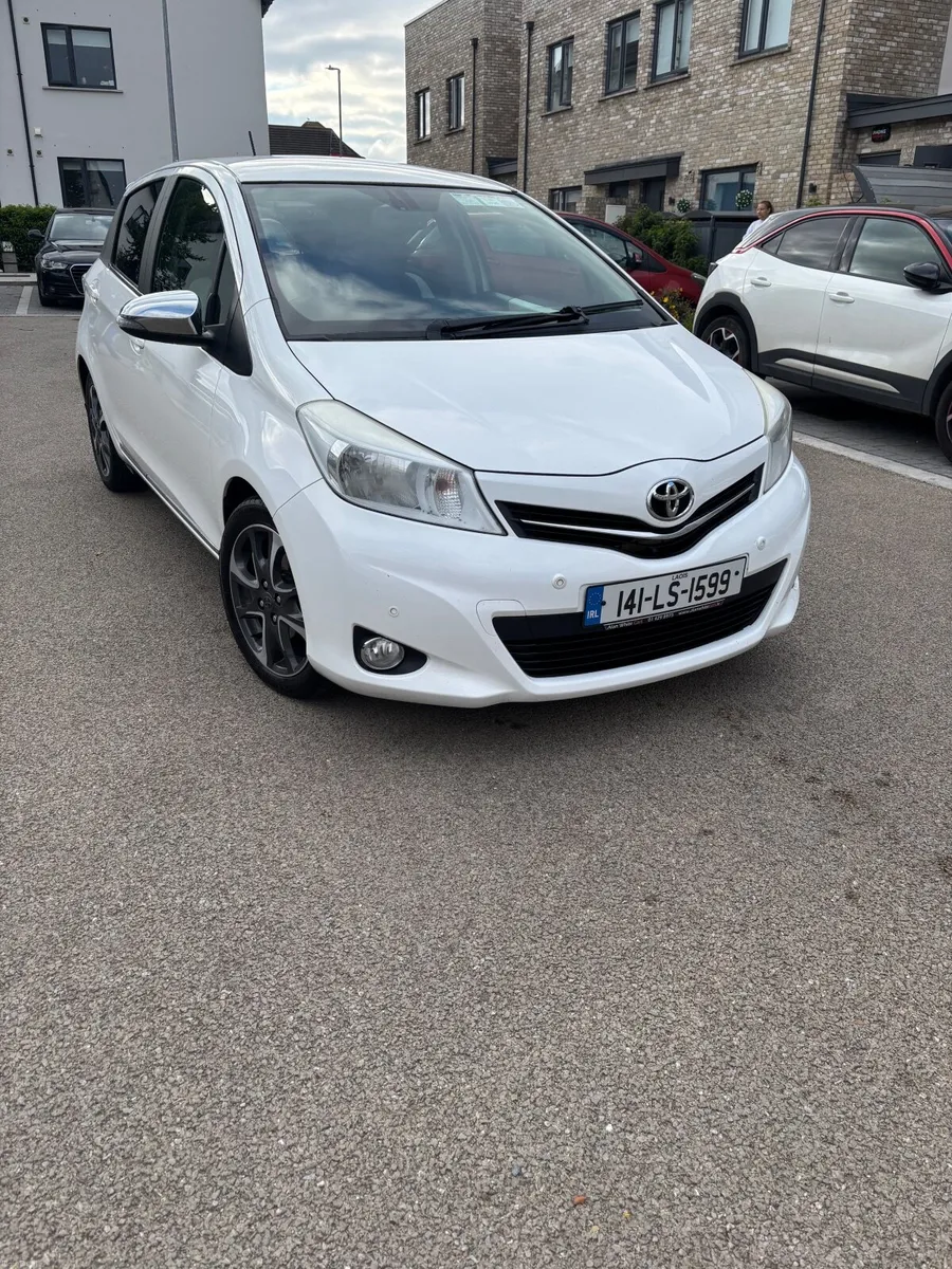 2014 Toyota Yaris 1.3 Petrol NCT12/07/27 Tax 09/26 - Image 2