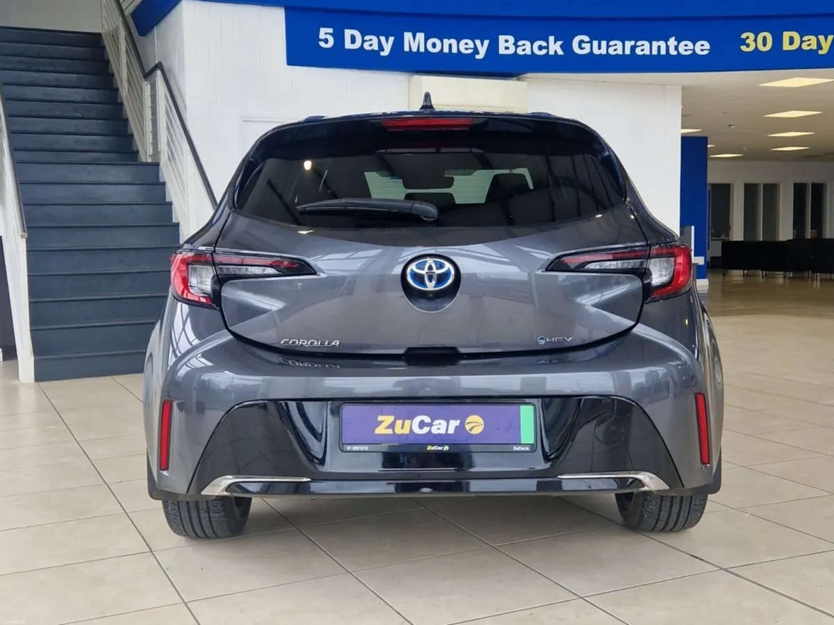 Toyota Corolla 1.8 Hybrid Luna Sport Hatchback - Image 4