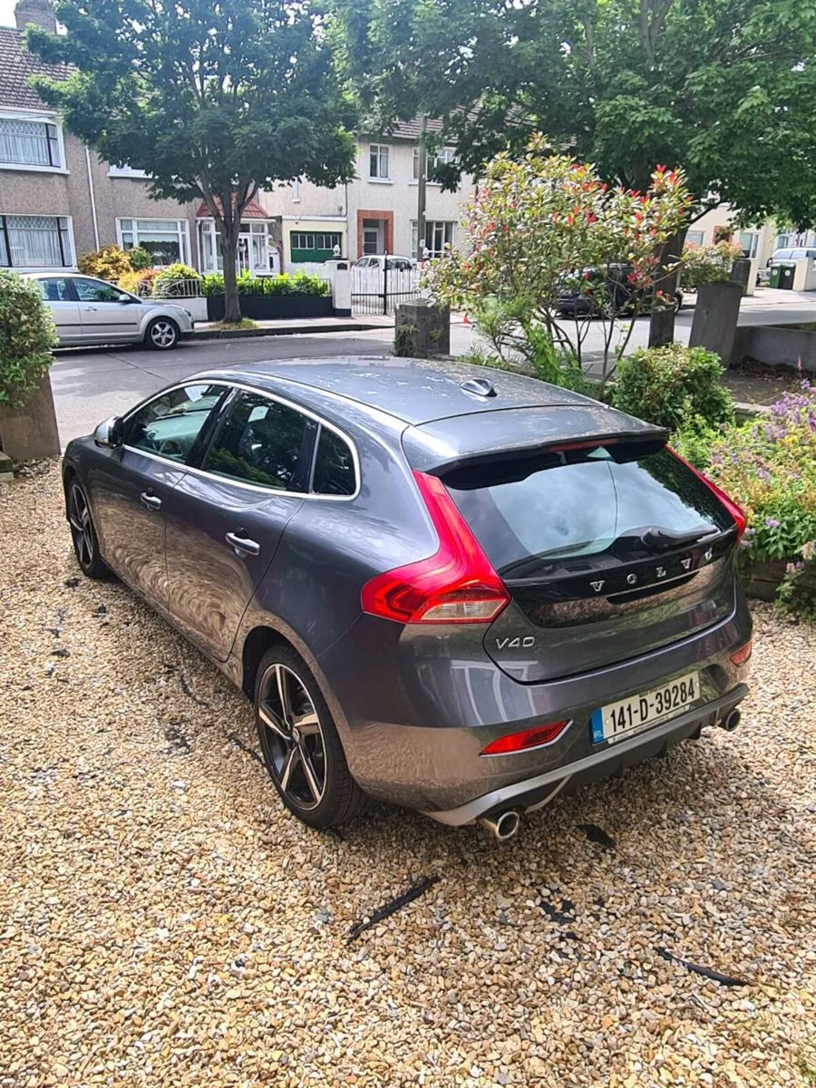 Volvo V40 R-Design (177bhp) - Image 3