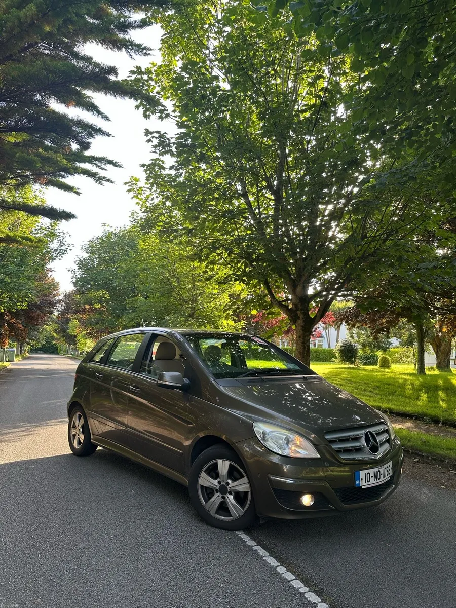 2010 Mercedes b180 AUTO - Image 2