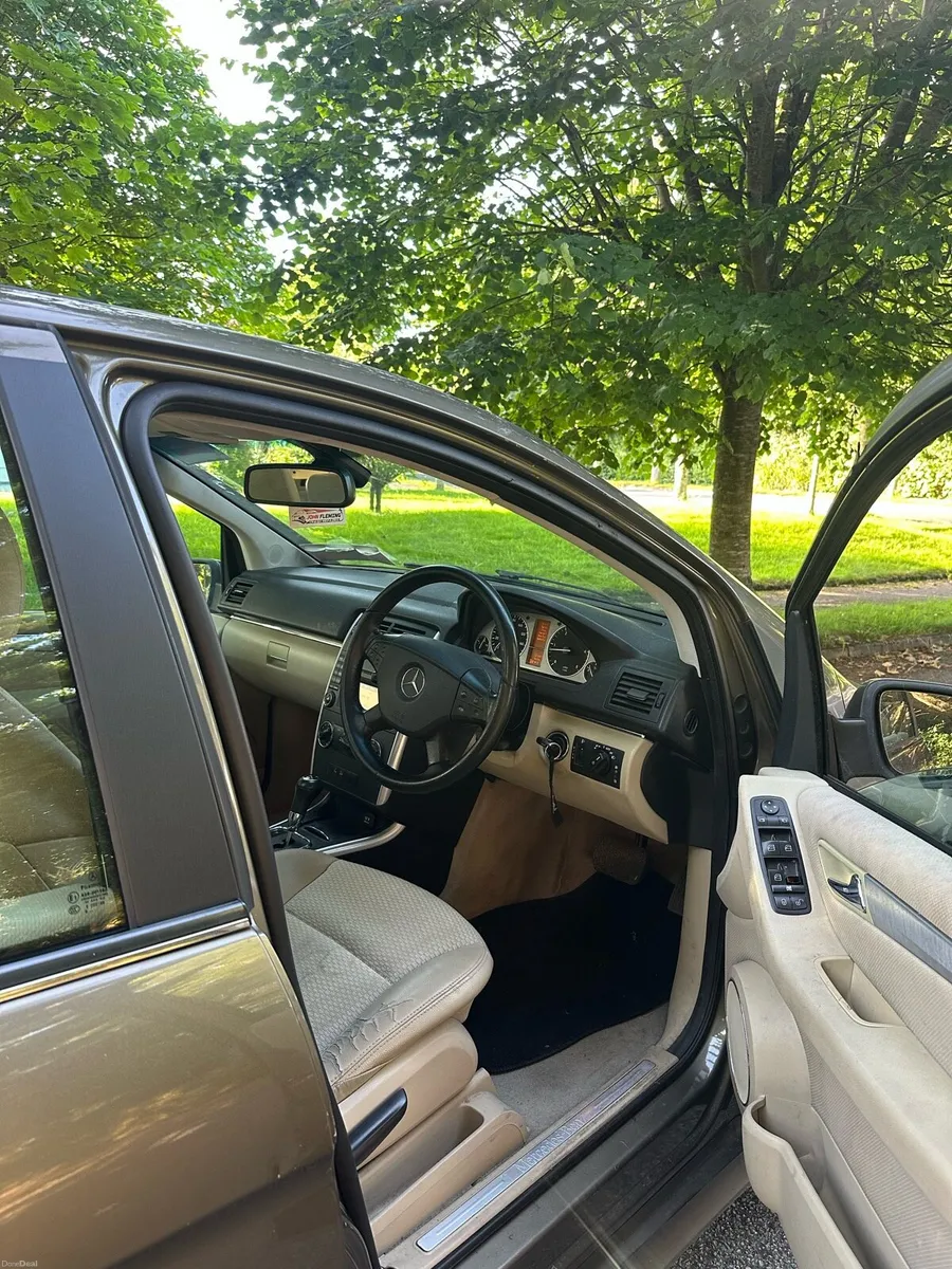 2010 Mercedes b180 AUTO - Image 3