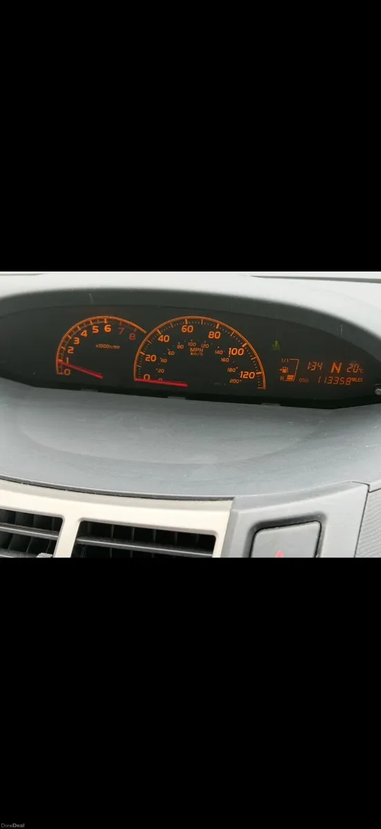 Automatic Toyota Yaris 1.3 VVTi-Passed Mot On Sat - Image 2