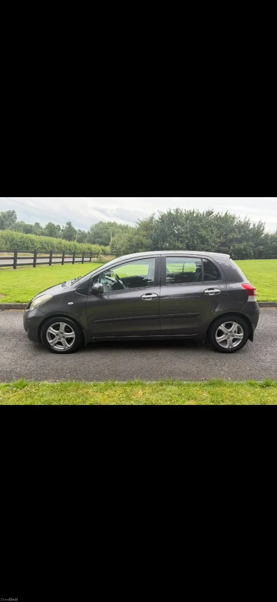Automatic Toyota Yaris 1.3 VVTi-Passed Mot On Sat - Image 4