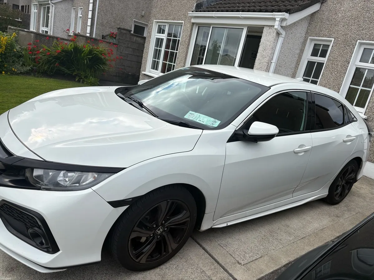 Car - Image 3