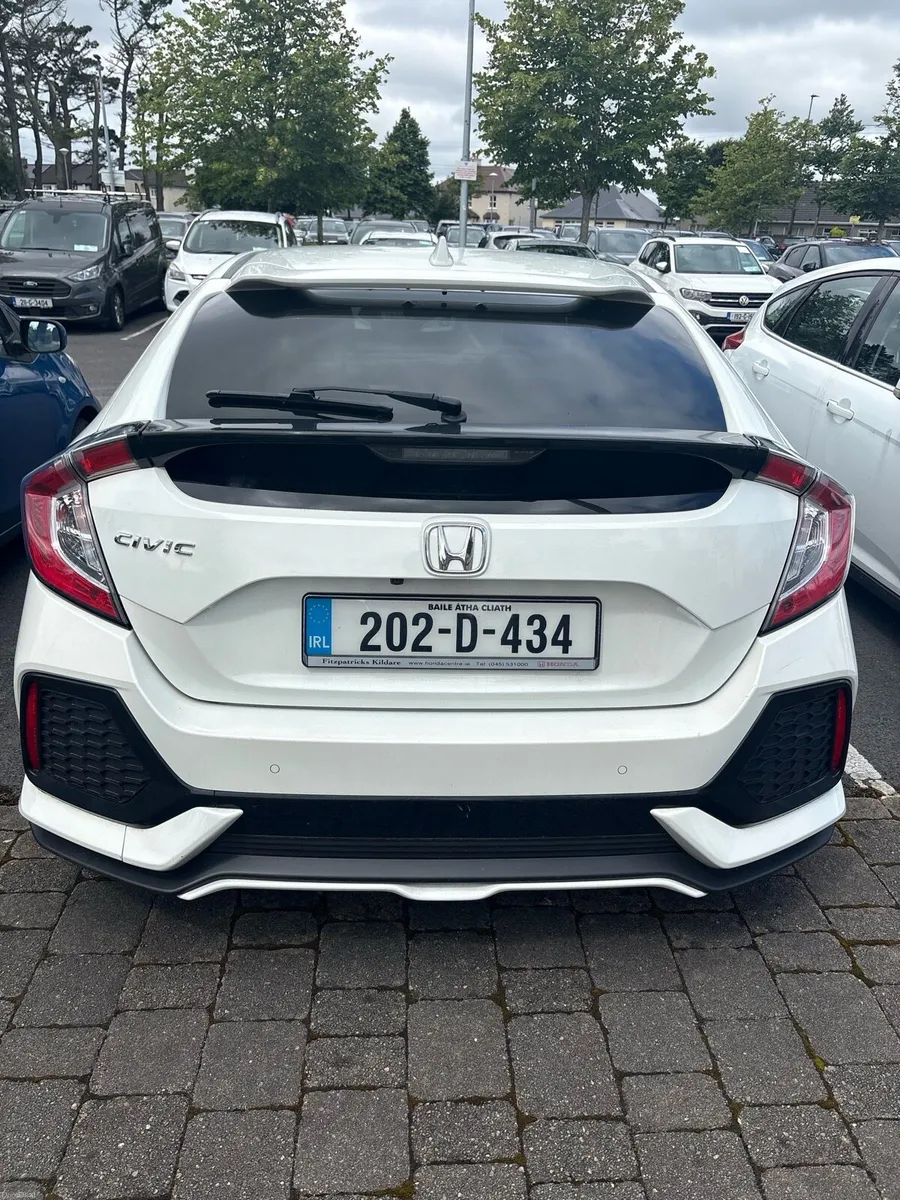 Car - Image 4