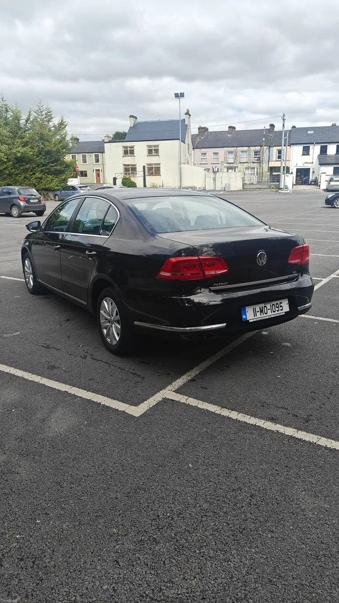Volkswagen Passat 2011 - Image 3