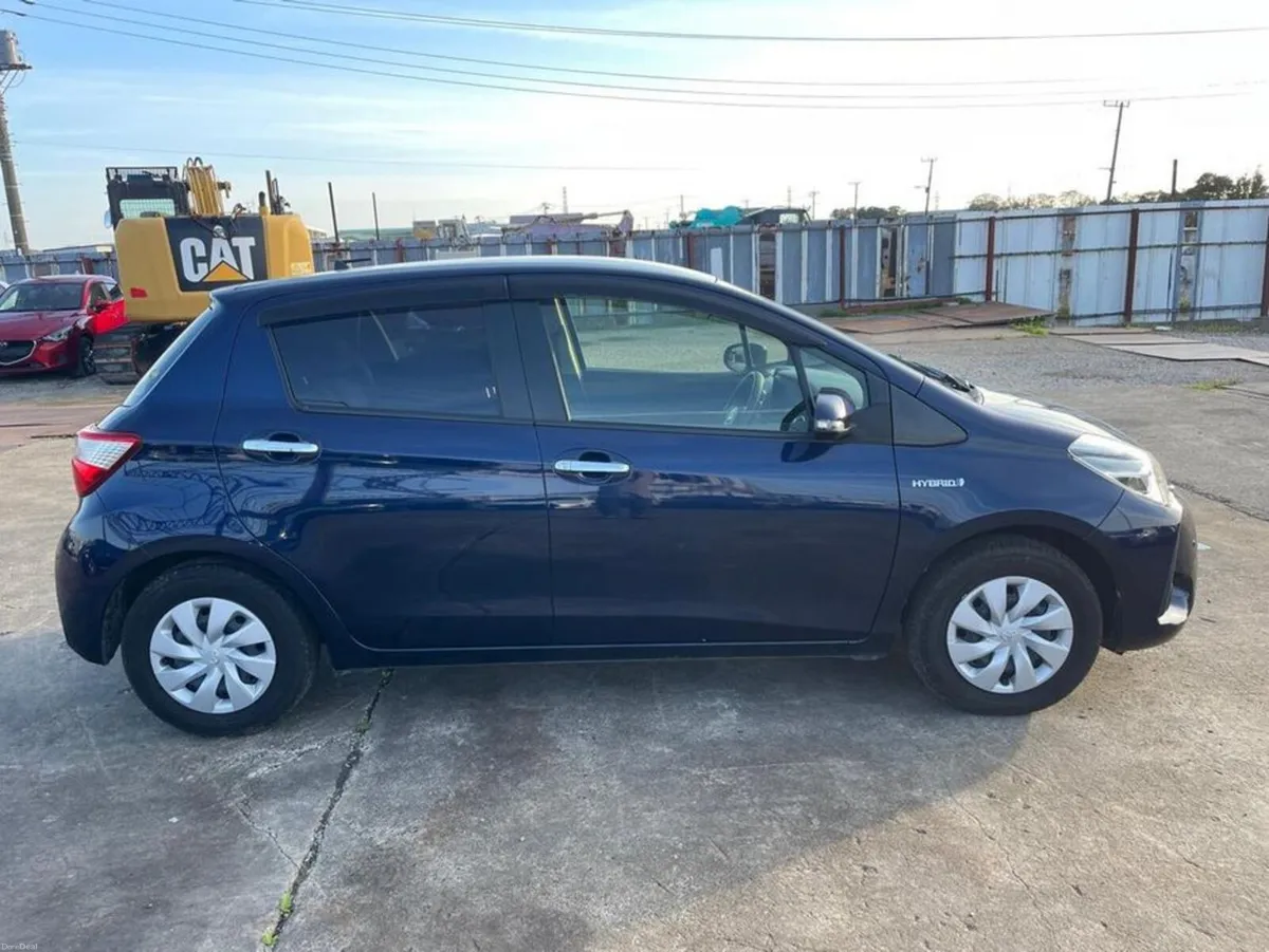 Toyota Yaris 182 F Safety Edition2 - Image 2
