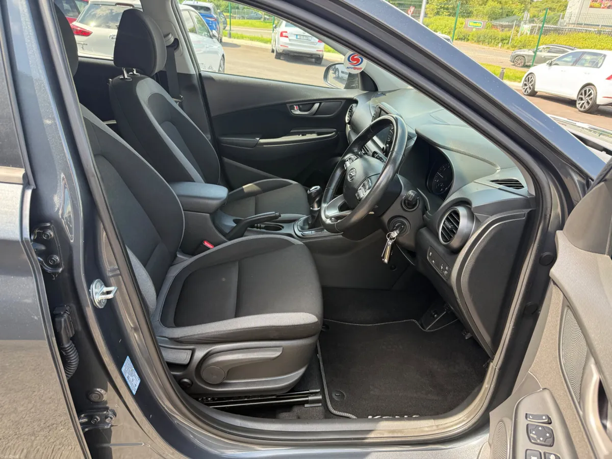 2018 Hyundai KONA 1.0L Executive - Image 6