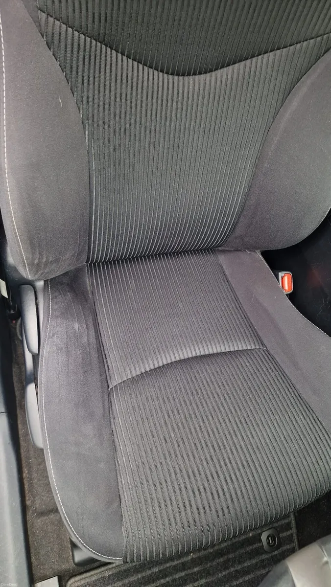 TOYOTA PRIUS 7 SEATER - Image 3