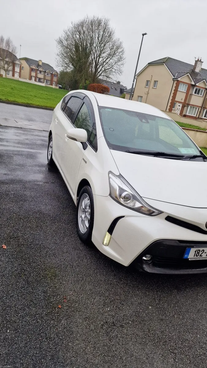 TOYOTA PRIUS 7 SEATER - Image 5