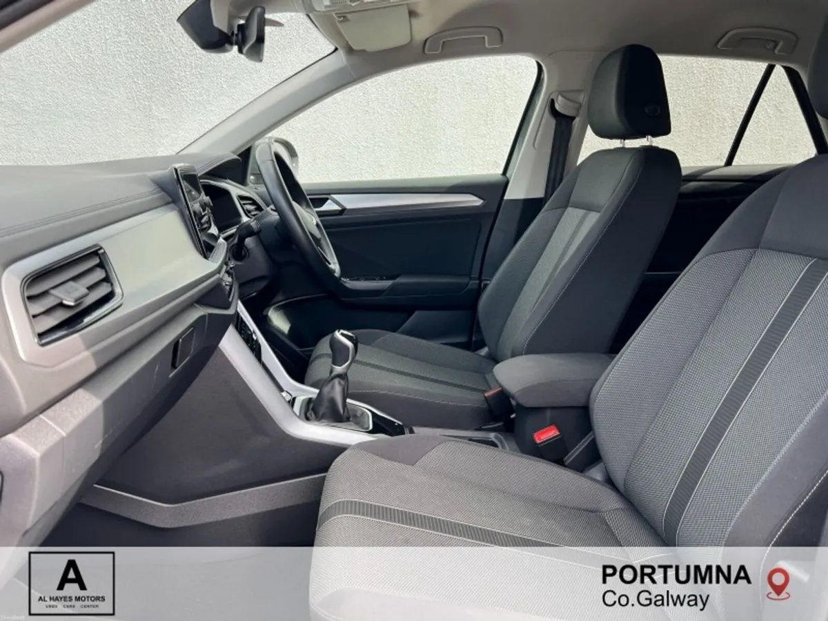 Volkswagen T-Roc EDITION 75 1.0TSI M6F 116HP - Image 4