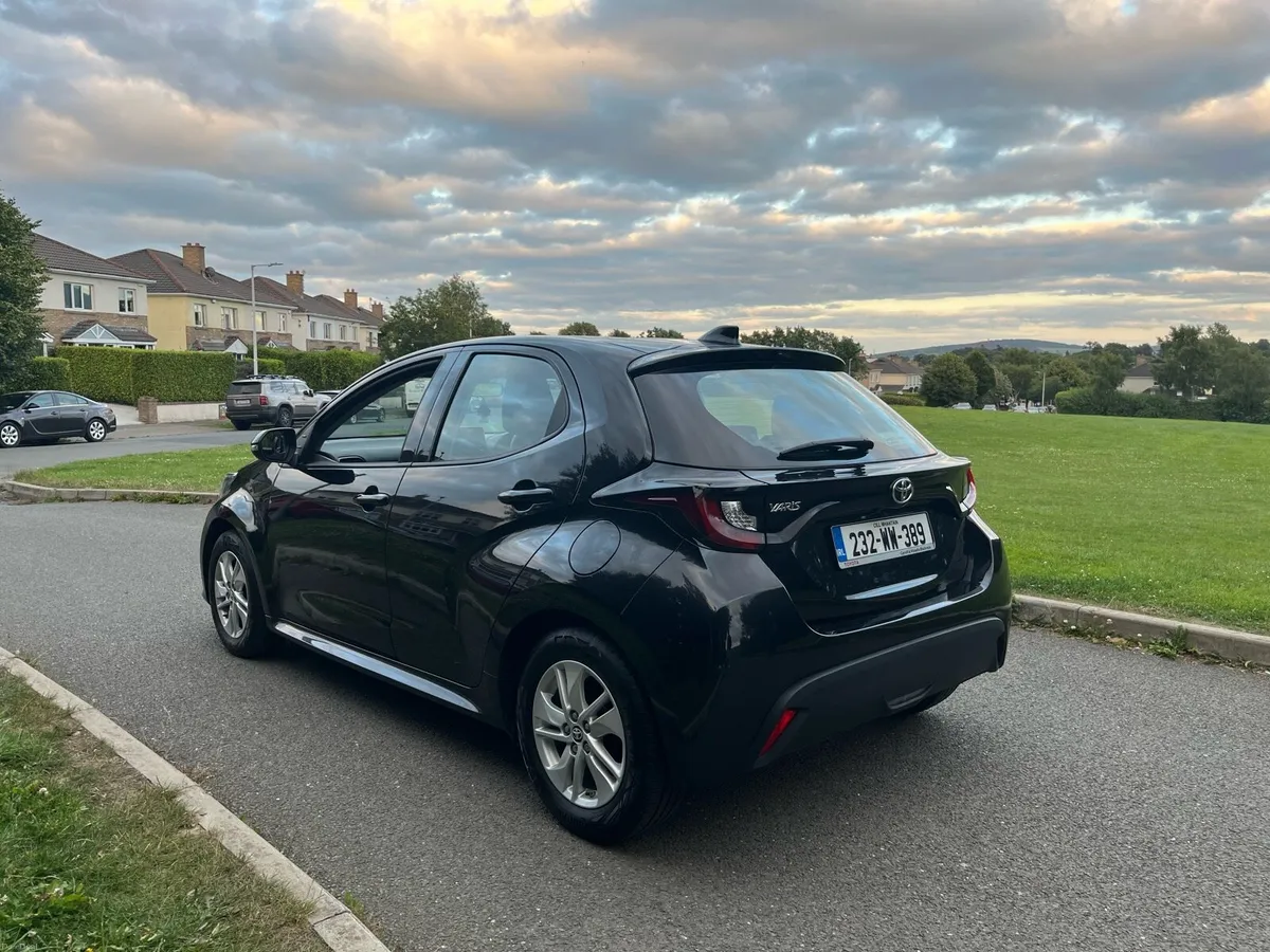2023 Toyota Yaris - Image 3