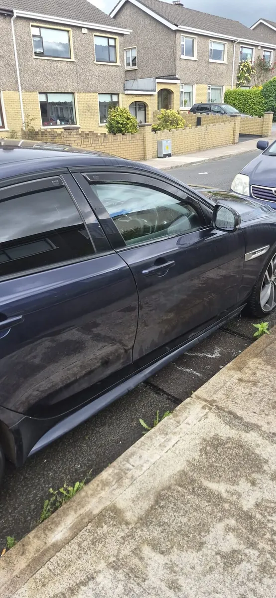 2017 Jaguar XE R-Sport/ Requires work - Image 4