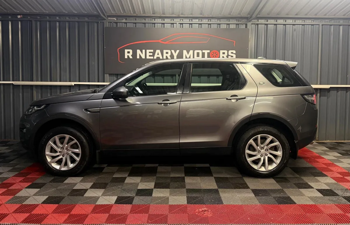 2017 Land Rover Discovery Sport TD4 Auto 7 Seat - Image 3