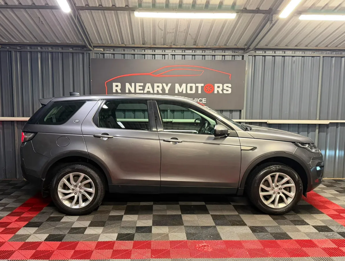 2017 Land Rover Discovery Sport TD4 Auto 7 Seat - Image 5