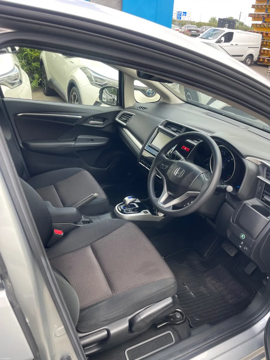 2015 Honda fit auto hybrid low mileage - Image 3