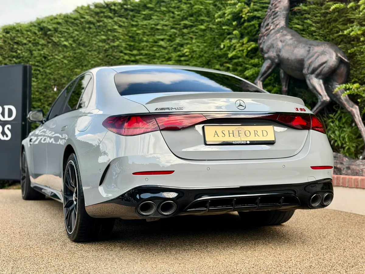 252 Mercedes E53 AMG 3.0 Hybrid bi turbo 4 Matic - Image 4