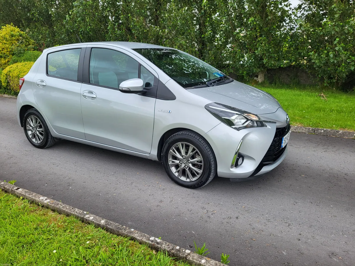 Toyota Yaris  HYBRID  AUTOMATIC . LOW KMS - Image 1