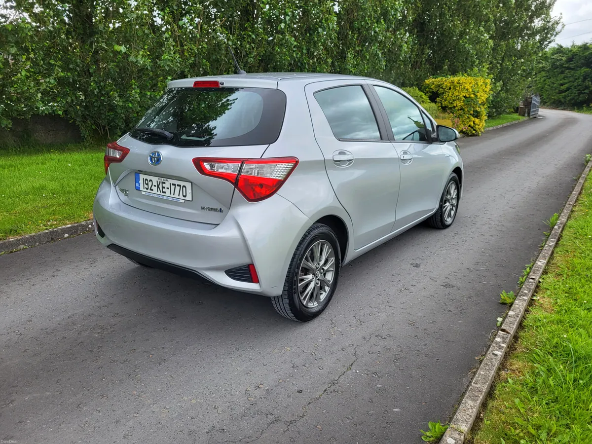Toyota Yaris  HYBRID  AUTOMATIC . LOW KMS - Image 3