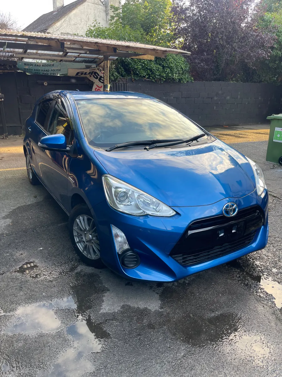 2015 Toyota Aqua push button hybrid auto 86k km - Image 1