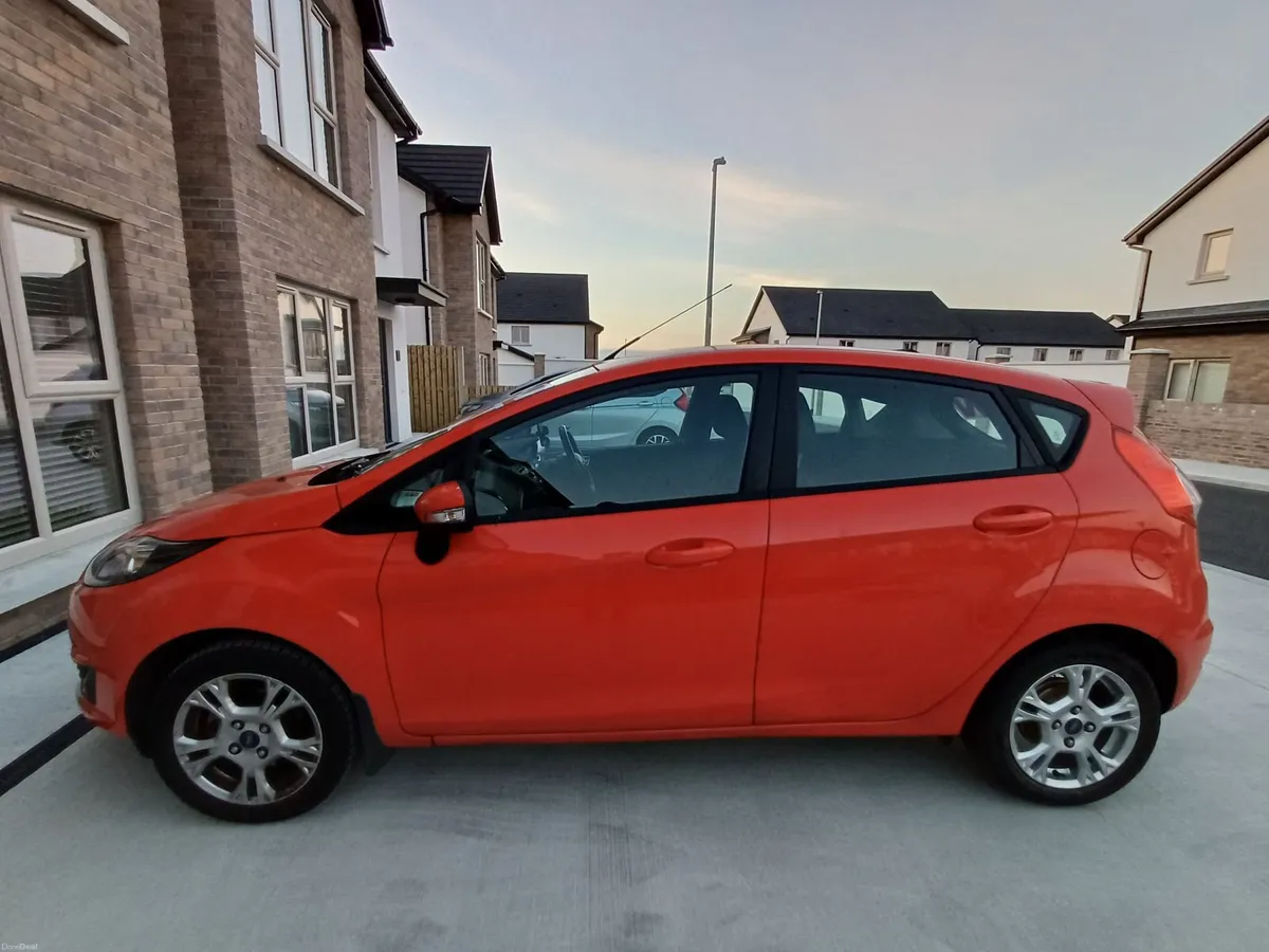 Ford Fiesta 2013 - Image 2