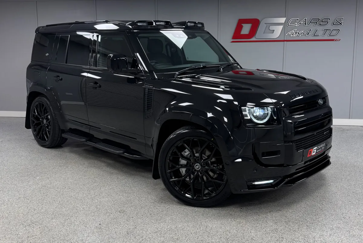 2023 Land Rover Defender 110 X-Dynamic HSE P400E - Image 1