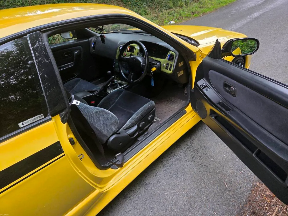 Nissan Skyline R33 - Image 5