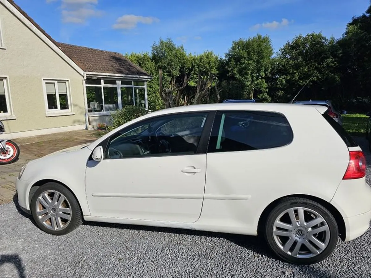 2008 Volkswagen Golf - Image 3